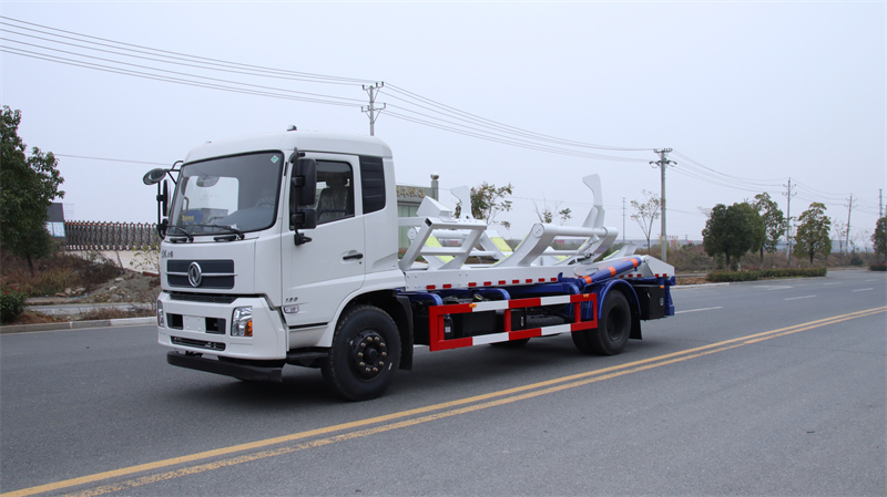 油田專用東風天錦背罐車