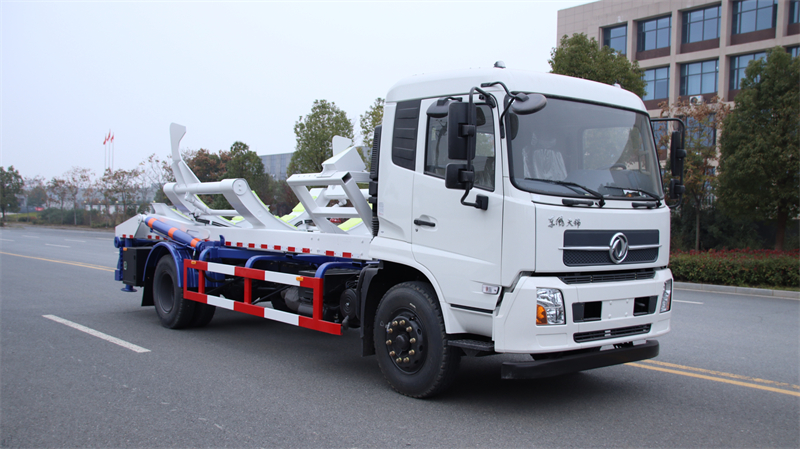 油田專用東風天錦背罐車